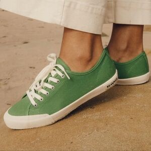 SeaVees Monterey Cactus Green Cotton Canvas Lace-Up Sneakers, Women's 7
